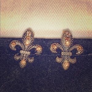 Fleur de Lis pierced earrings